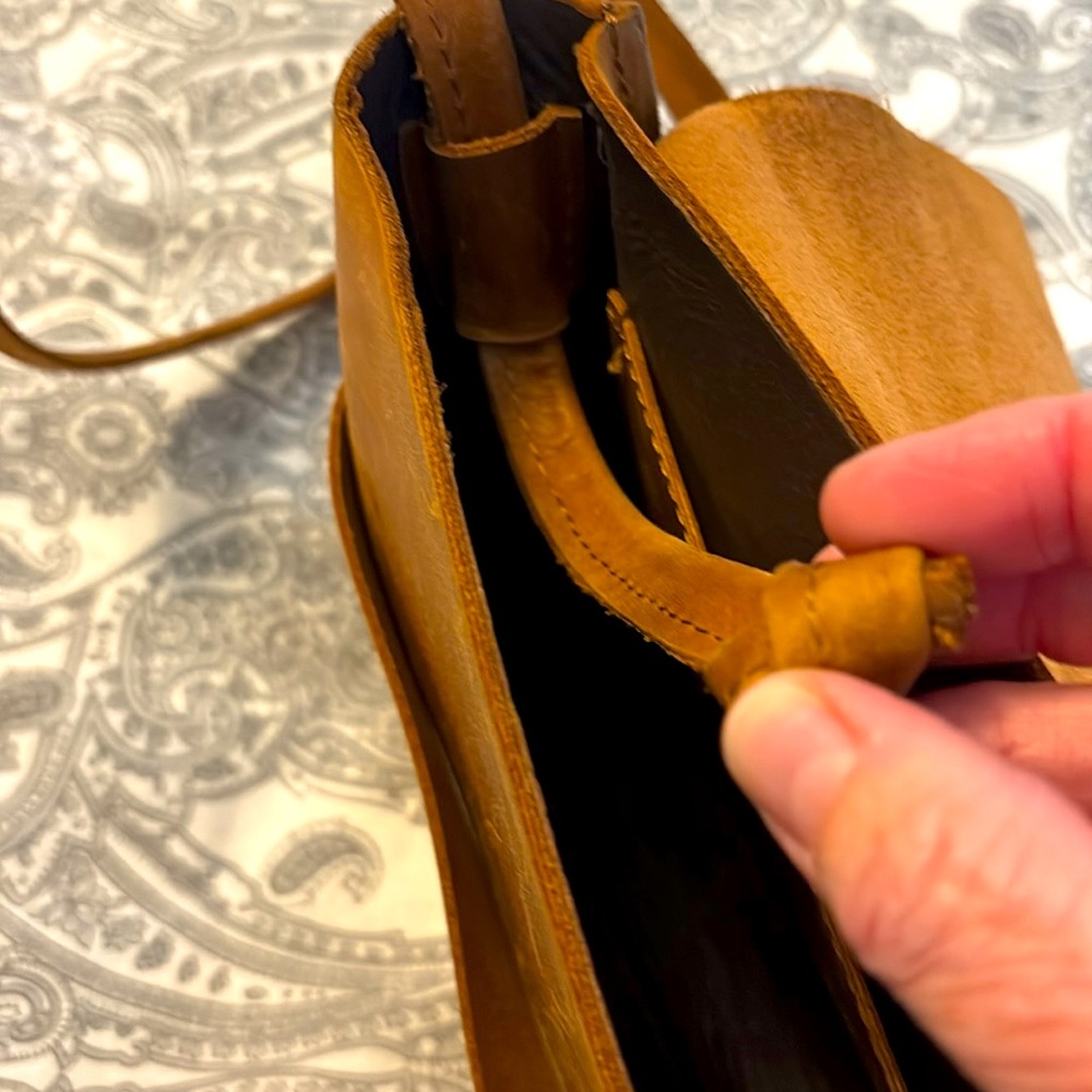 Able Crossbody - image 5